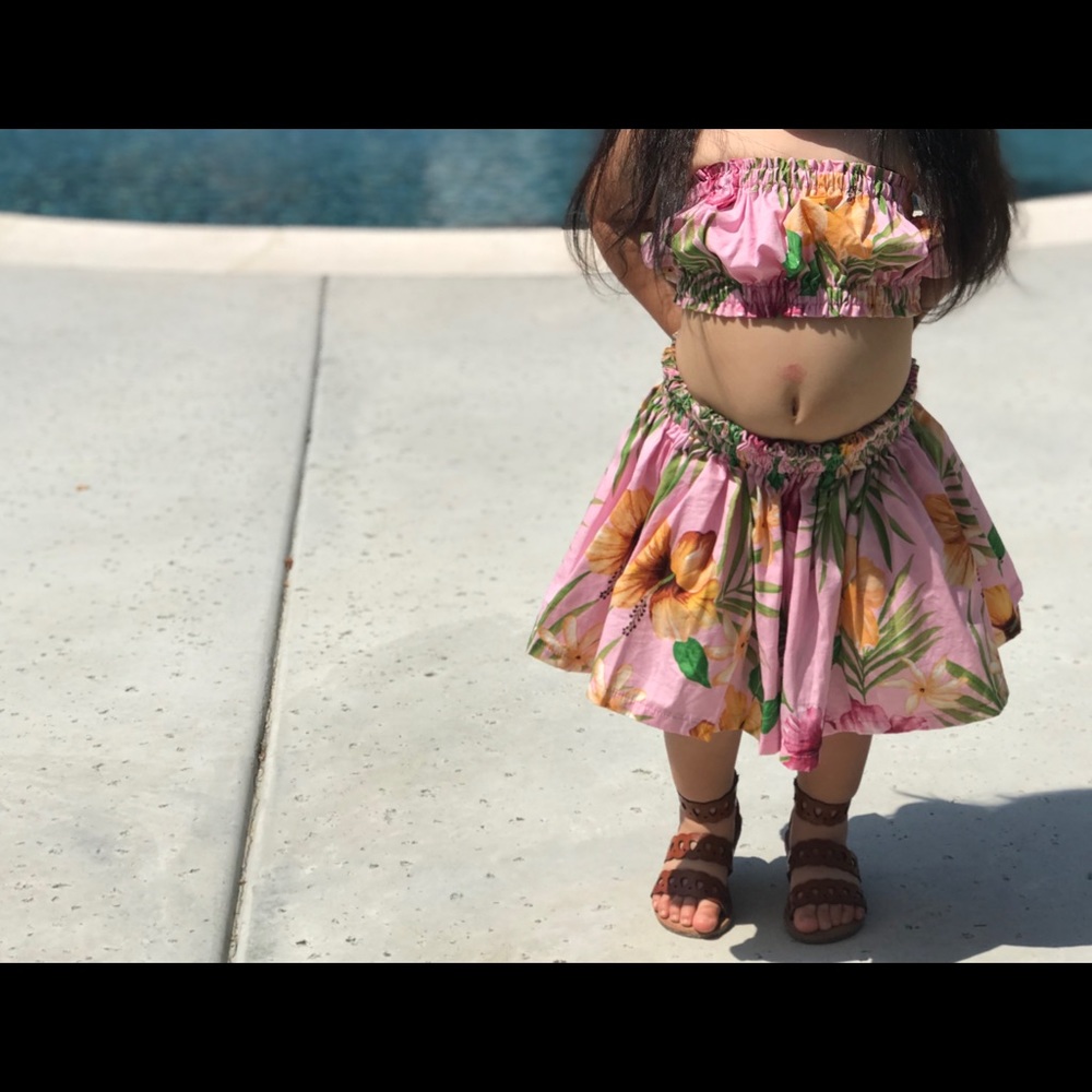Two piece toddler Hawaiian outfit